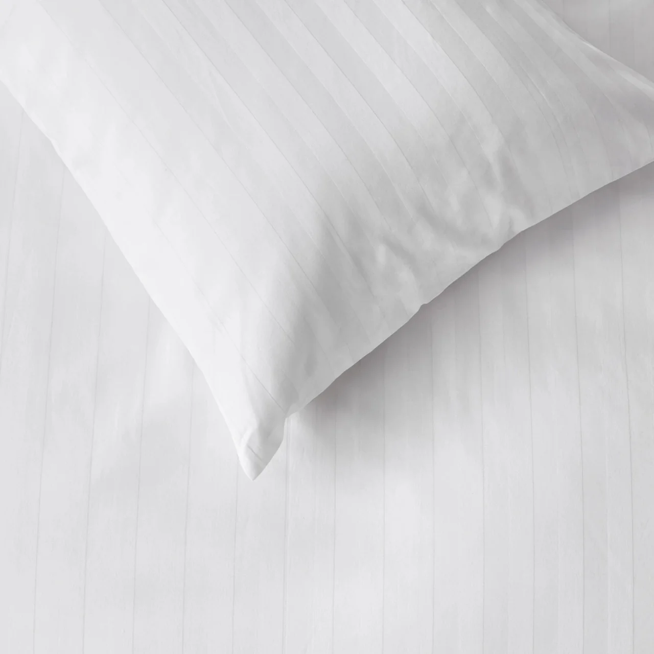 Juego de Sábanas completo Microfibra Blanco - Liso x Raya - Imagen 2