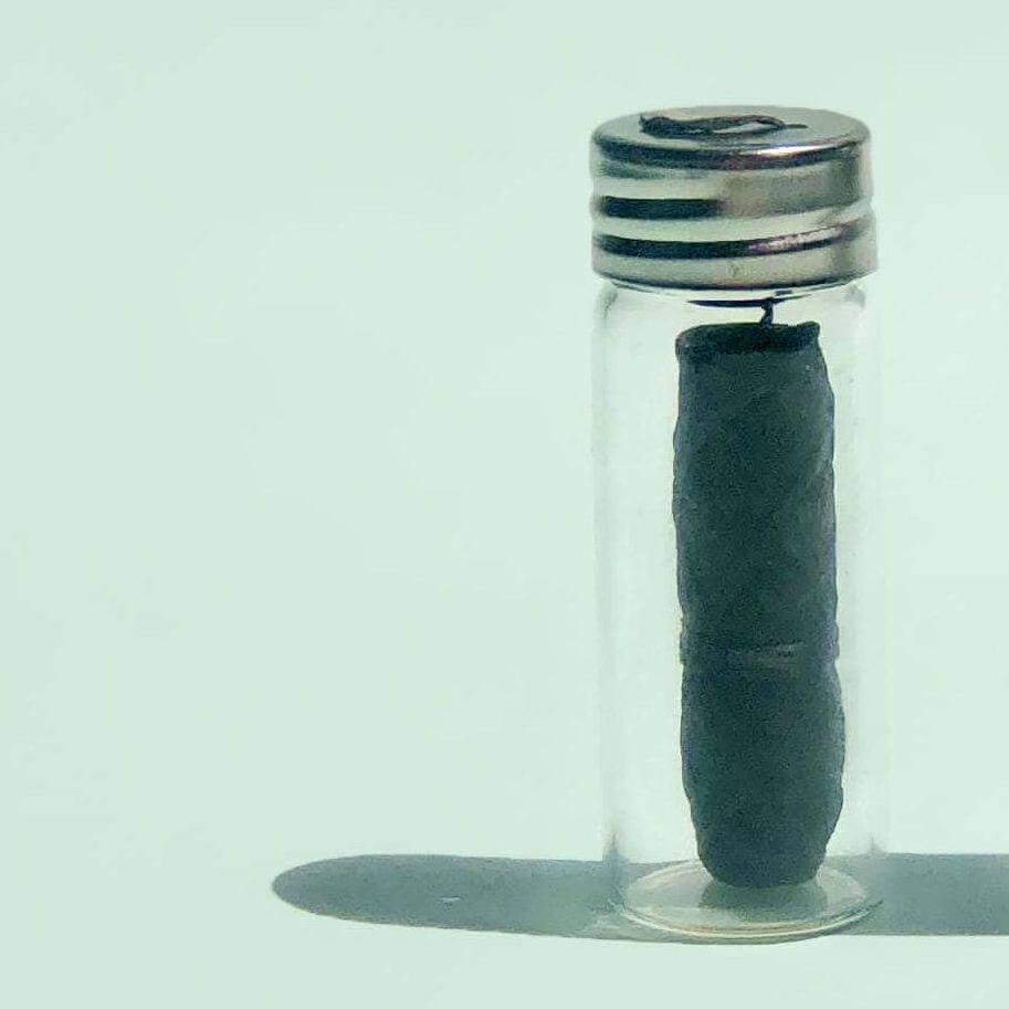 Hilo dental vegano carb贸n activado