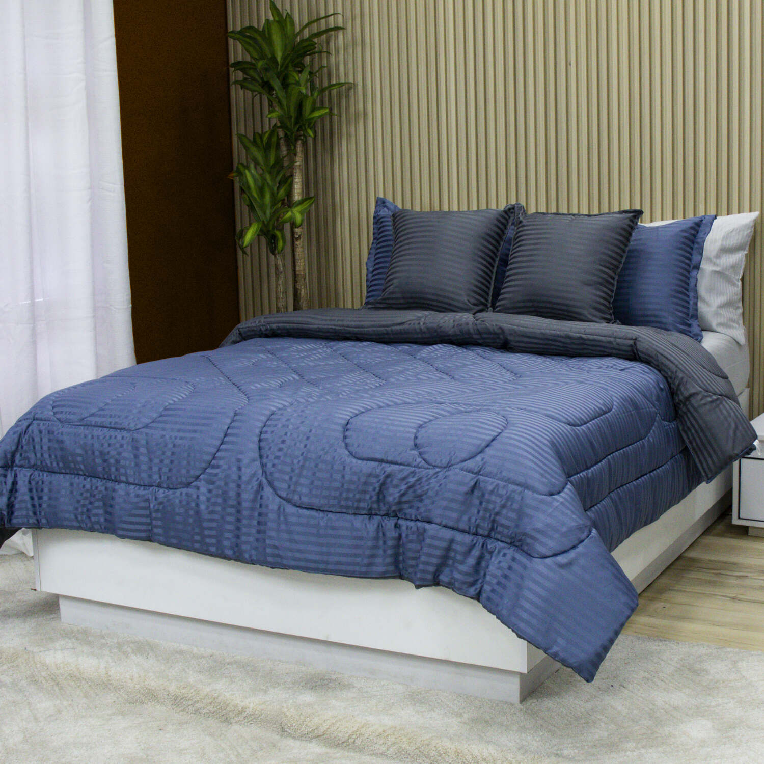 Plum贸n Golden Navy