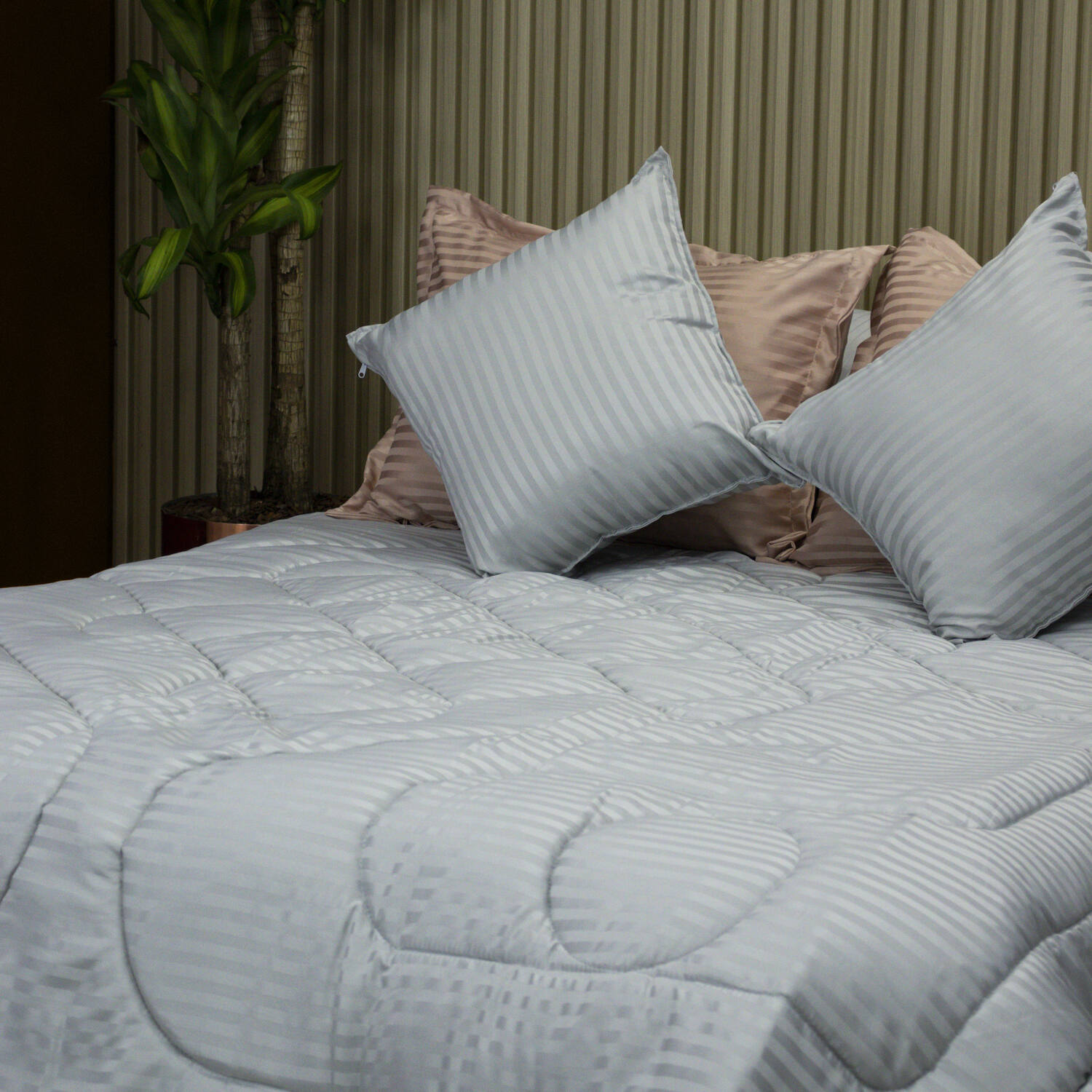 Plum贸n Golden Rose - Imagen 2